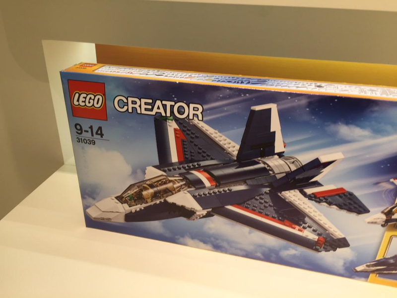 Illustration for article titled The 2015 Nuremberg Toy Fair images show all the amazing upcoming Lego